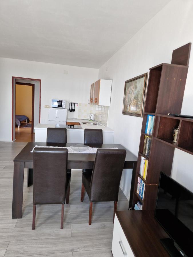 Apartments Velic Crikvenica Bagian luar foto