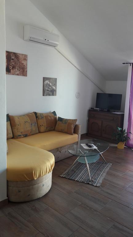 Apartments Velic Crikvenica Bagian luar foto