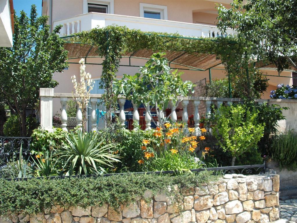 Apartments Velic Crikvenica Bagian luar foto