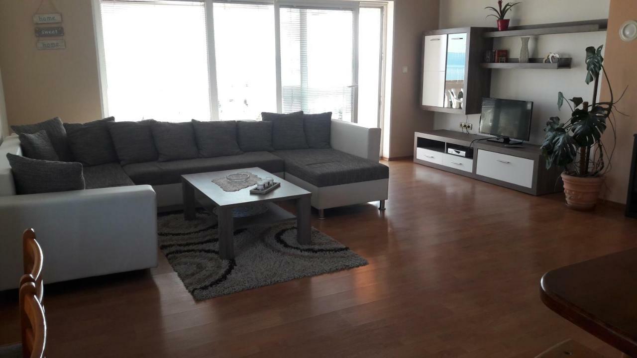 Apartments Velic Crikvenica Bagian luar foto