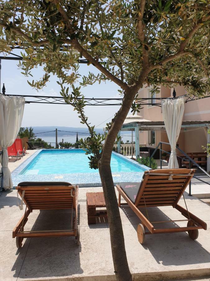 Apartments Velic Crikvenica Bagian luar foto